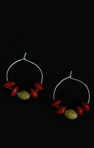 Madatjula Robyn Yunupiŋu, Earrings, Silver and seed beads, 2017